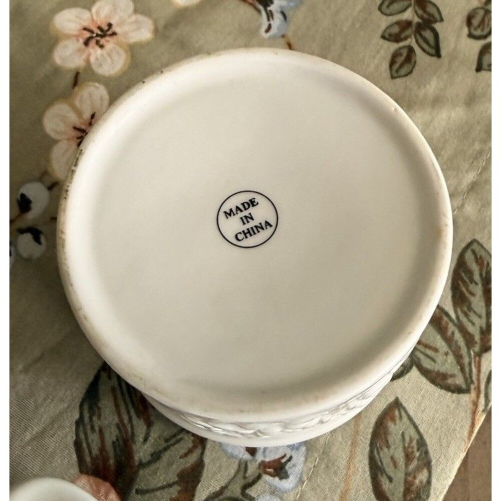 Butter Crock Butter Bell Farmhouse White Embossed Butter Floral Design 0088 - Picture 4 of 4